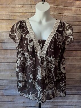 Torrid Floral Lace-Trim V-Neck Blouse - Size 2